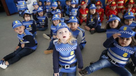 En la escuela infantil Bonecos de Vilagarc�a la tem�tica fueron las profesiones 