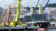 Imagen de archivo de un mercante en el puerto de Vigo
