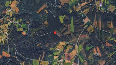 El punto rojo indica el epicentro de un se�smo reciente, unos metros al norte del lugar de Cornaces (Rus, Carballo)