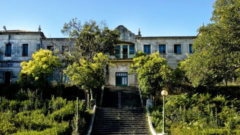 Fachada de uno de los edificios de la ETEA, de donde la Armada sali� hace 24 a�os