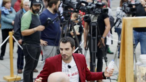 Fran Ca�otas, o presentador de  Come a comarca 