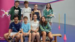 Los subcampeones de la Liga Maker Drone y alumnos de segundo de la ESO de Maristas, posan duranta su actividad.