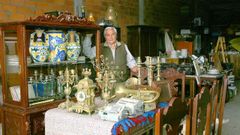 Antonio Fern�ndez Pombo en el 2008, cuando dedicaba su tiempo a alimentar una de sus grandes pasiones: las antig�edades.