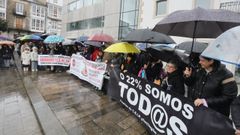 Decenas de familias acudieron este s�bado a la concentraci�n convocada por Asfanemor en Viveiro para reclamar m�s docentes de apoyo
