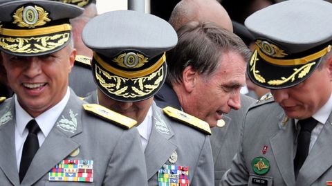 El presidente de Brasil, durante una ceremonia de graduaci�n de oficiales en la academia de Agulhas Negras, en Resende
