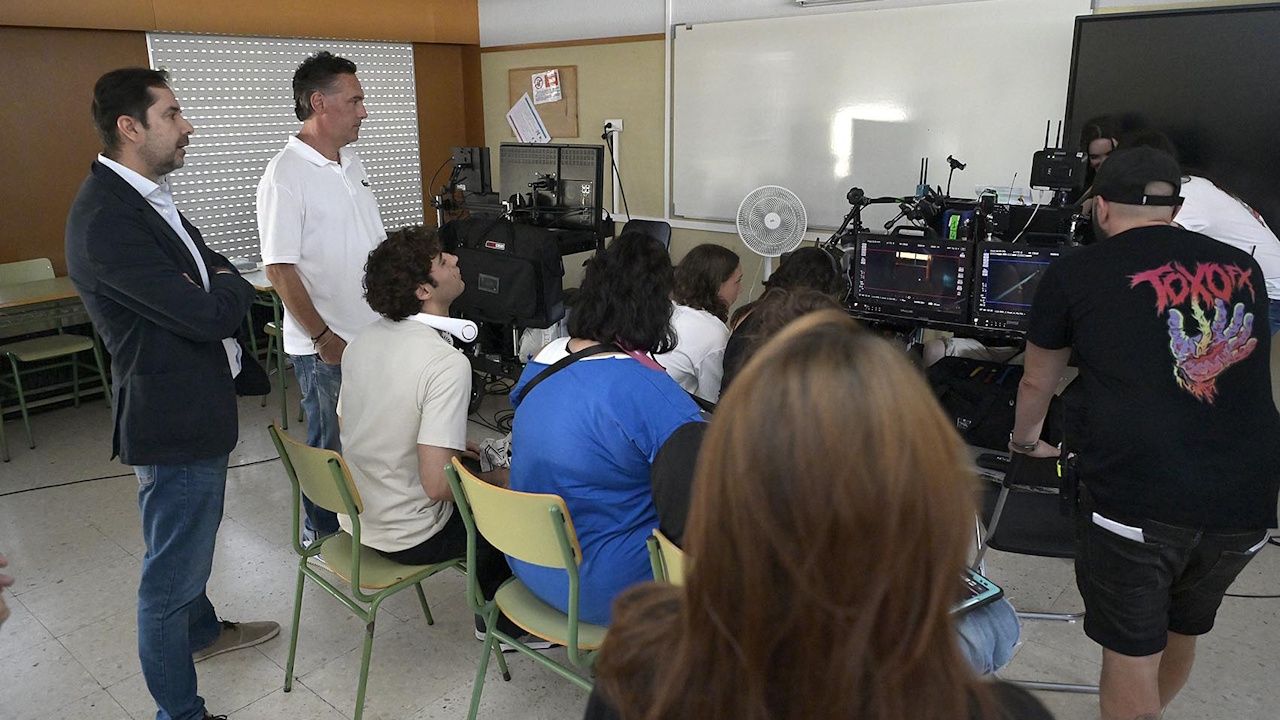 Vaca Films rueda en A Coruña y su comarca la película «Dímelo con besos» para Prime Video