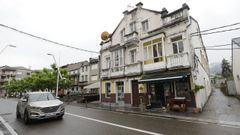 �lbum de la casa de Suasbarras, en Covas, donde funcion� el bar O Chacha hasta hace�unos meses