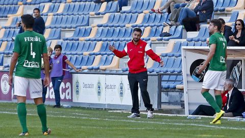 El Pontevedra CF vence al Racing de Ferrol
