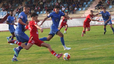 Acci�n del partido de la Copa Federaci�n 2025/26 entre el Ourense CF y el Arousa