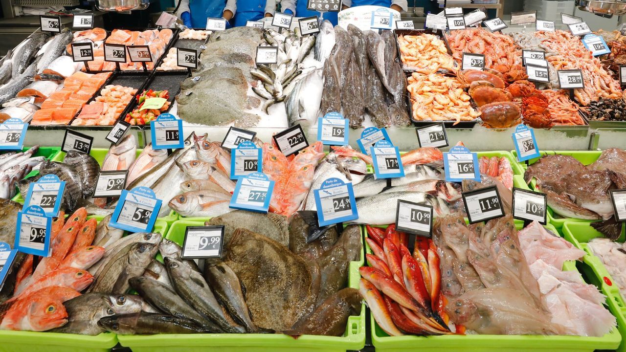 Caída libre del pescado en los hogares españoles: solo 18 kilos por persona al año