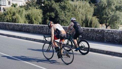 Edicin 2025 del triatln de Allariz, que tuvo que ser duatln por la suspensin de pruebas acuticas y nuticas debido a los incendios forestales.