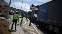 Caravana de camioneros en Co�mbra, en las protestas del sector en Portugal por la falta de ayuda ante el elevado precio del gasoil