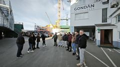 Los alumnos que esta semana iniciaron el curso de calderera y soldadura en Astilleros Gondn, entre los se encuentran dos mujeres