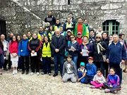 Participantes en una de las visitas guiadas por el obradoiro.