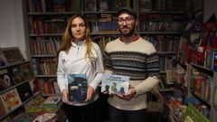 Alba Rozas e Jos� Manuel Dopazo, dous dos fundadores de Boadicea Editora na librar�a Su�via