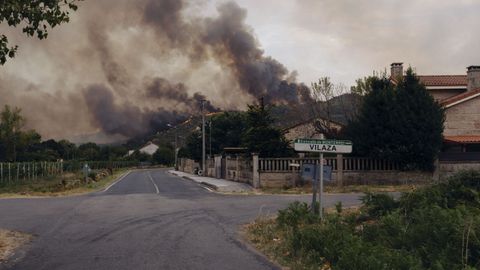 Vista del incendio forestal en Oímbra.