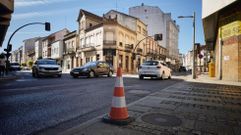 Los conos instalados en las aceras de la calle Chantada avisan del pr�ximo inicio de las obras de reasfaltado
