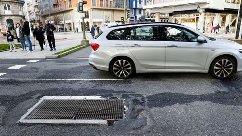Asfalto en mal estado en el entorno de plaza de Mina, en direcci�n hacia el Obelisco