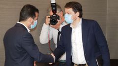 El socialista Luis Tudanca y Alfonso Fern�ndez Ma�ueco, antes de la reuni�n que mantuvieron este lunes  