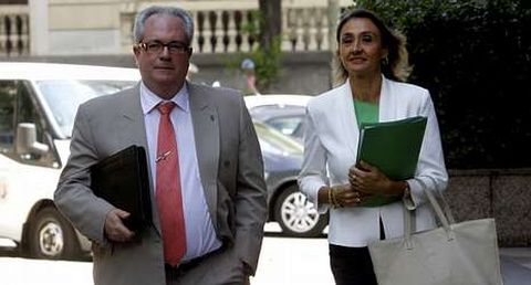 Xos� Luis Brea y Bel�n San Rom�n, defensores de los acusados.