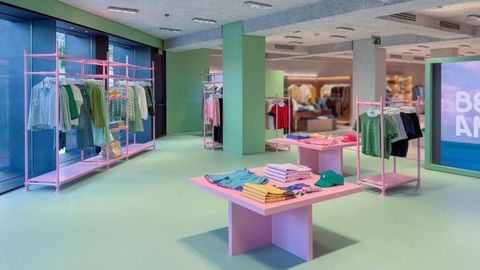 Una tienda de Zara equipada para la colecci�n c�psula de Bad Bunny