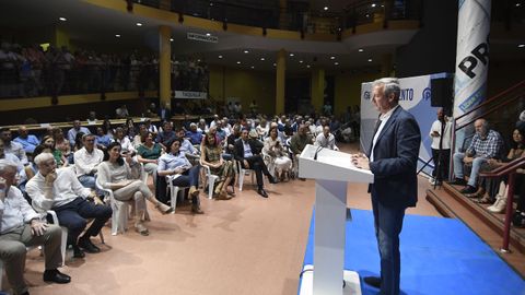 Rueda, frente a cargos del PP de Lugo y de Galicia.