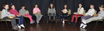 Las escolares, de entre seis y diez a�os, reciben el nombre de las hermanas grabadas por el etnomusic�logo m�s grande del siglo XX. 