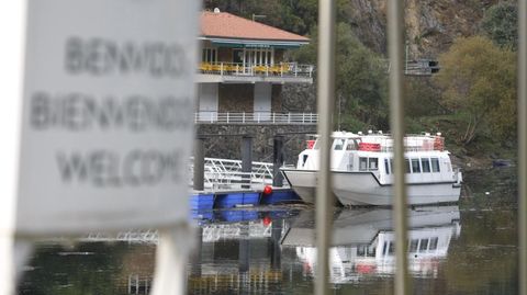 El club nutico Ponte do Sil es el punto de embarque ms utilizado por los viajeros de las rutas fluviales del can del Sil