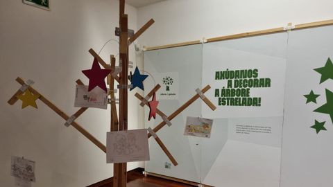 A exposicin semella un bosque de autores e letras.