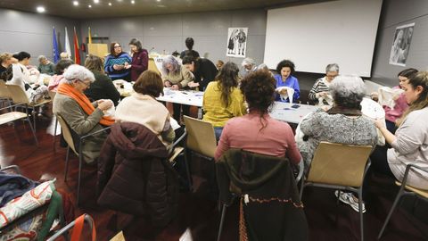 AGAMA organiza una reuni&oacute;n donde bordan los nombres de v&iacute;ctimas gallegas de la dictadura argentina