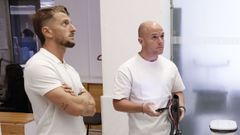 Iv�n Balliu e Isi Palaz�n, capitanes del Rayo, durante la reuni�n.