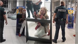 La pasajera, desesperada en la terminal, intentando que le dejase acceder al vuelo.