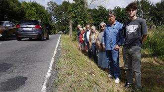 Varios vecinos de la calle Manuel Pardo de Andrade reivindican la red de agua y alcantarillado en esta zona pr�xima a Arillo.