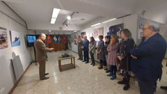 Un momento de la presentaci�n de la exposici�n, instalada en la Casa de Cultura