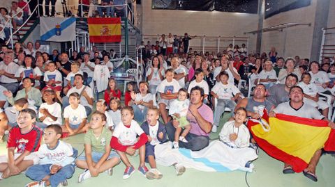 El puerto de Ald�n se qued� peque�o para animar a su vecino m�s ilustre durante las pruebas ol�mpicas en las que particip� Cal en los Juegos de Pek�n.