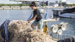 Alba Aguilera, a principios de diciembre del 2025, cuando era la pescadora m�s joven de Catalu�a.