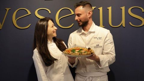 Angela Stanco y Gabriele Nunzio De Falco son los propietarios de Don Vesevius, la pizzería de Oviedo que es una de las mejores de Europa
