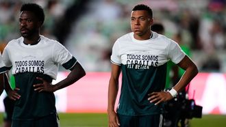 Mbapp� se esconde la camiseta en apoyo a Ceuta en el partido del Real Madrid contra el Elche. 