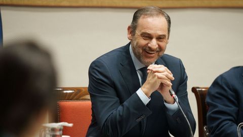 El exministro de Transportes, José Luis Ábalos, en su comparecencia en el Parlamento de Canarias
