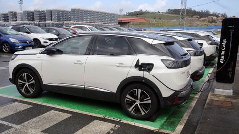 La mayoría de los puntos de recarga para coches eléctricos en O Salnés son de propiedad privada