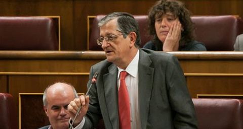 Rafael Calduch Catedr�tico, titular de Derecho Internacional P�blico de la 
Universidad Complutense