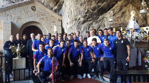Foto de familia junto a La Santina