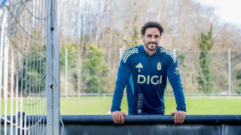 David Costas posa para La Voz de Asturias en El Requex�n