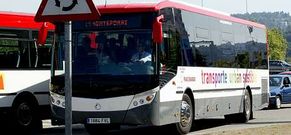 El bus une el barrio de Monte Porreiro con el centro con una frecuencia de media hora .