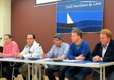 El Club Mar�timo de Laxe se present� oficialmente en Semana Santa.