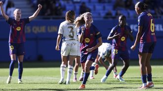 Laia Alexandri festeja uno de sus dos goles en el partido entre el Barcelona y el Dépor Abanca