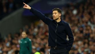 Xabi Alonso, dando instrucciones a sus jugadores durante el partido entre el Real Madrid y el Manchester City de Champions.