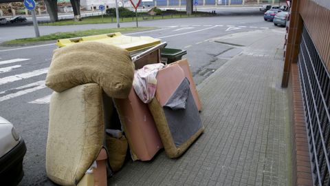 Las calles de la ciudad amanecieron el martes llenas de basura