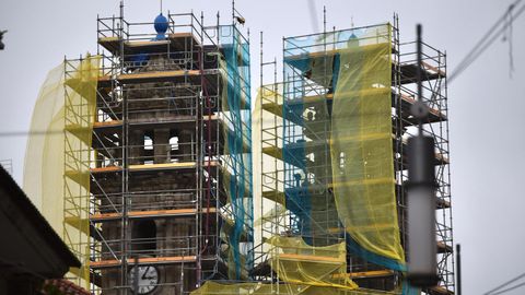 Temporal Ingrid. Elementos de obras desprendidos por el viento en Pontevedra