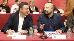 Valent�n Gonz�lez Formoso y Jos� Manuel Lage, en el comit� nacional del PSdeG celebrado en diciembre.